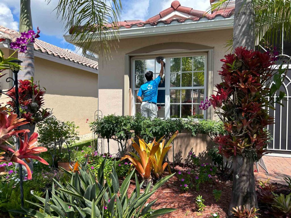 window cleaning in Naples Florida by happy home detailing