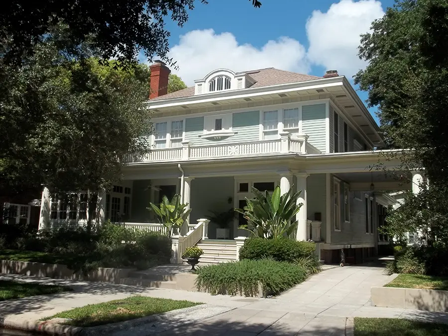 A classic colonial style house in the Hyde Park neighborhood of Tampa Bay.